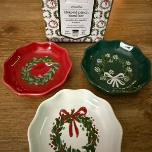 Now Designs Christmas Wreath Shaped Pinch Bowl Set of 6 New In Box Holiday